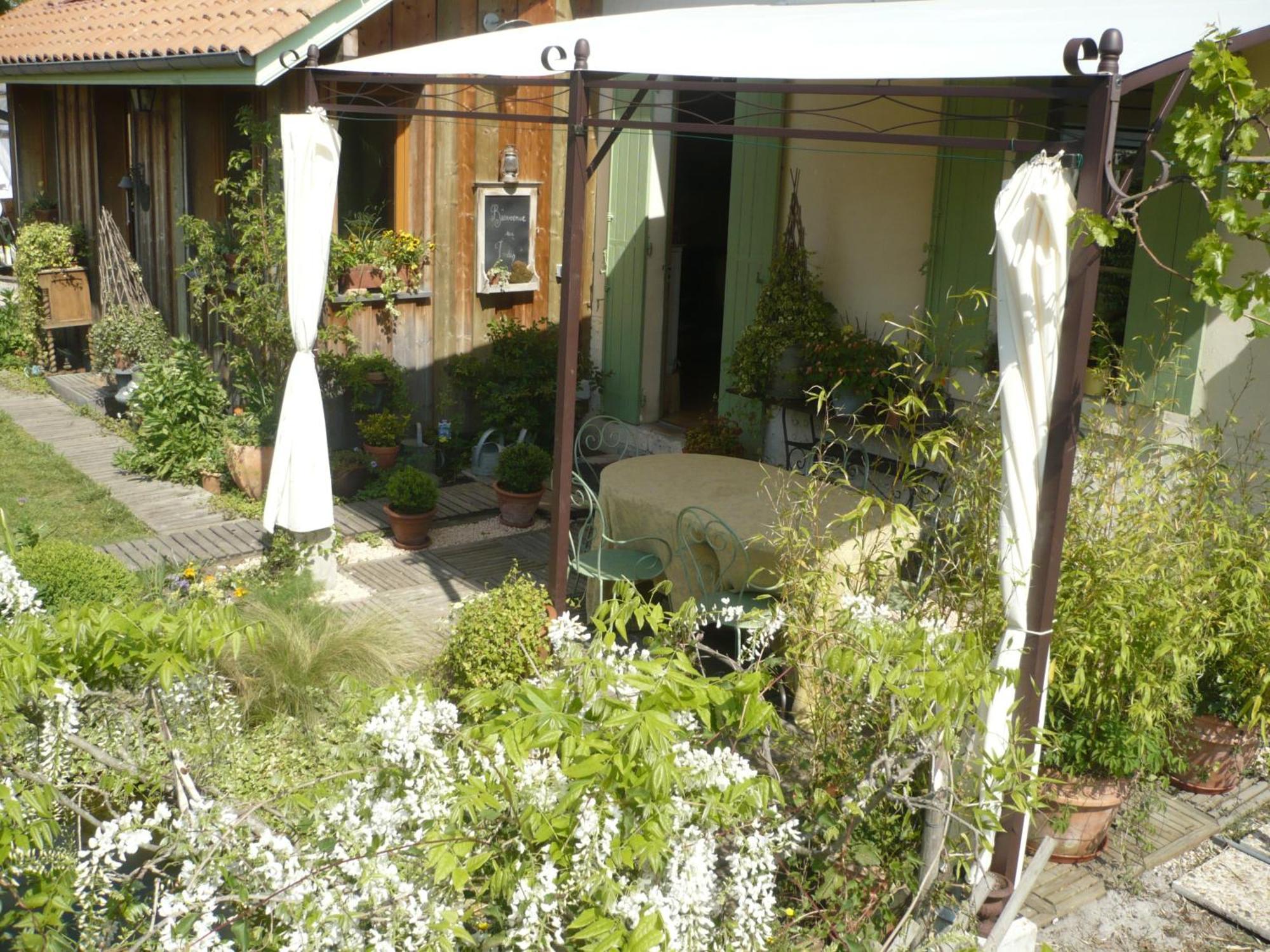 بيسكاروس Chambres "Au Jardin" المظهر الخارجي الصورة